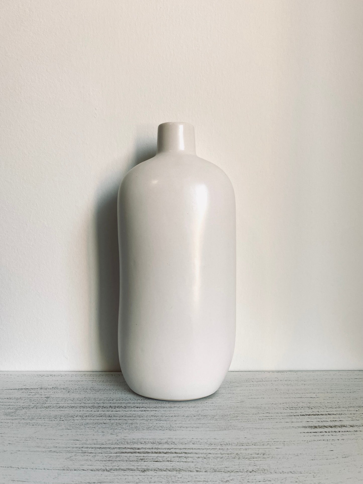 Minimalist Bud Vase in Matte White